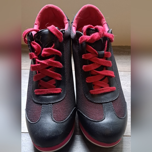 Puma.Wedge Sneakers - Picture 3 of 9